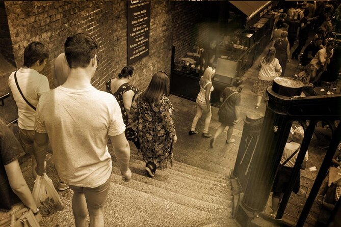 London Bridge Ghost Walking Tour - How spooky is it, really, and how guides shape the tone