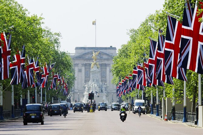 London: Buckingham Palace & Big Ben (& Westminster Abbey entry) - Trafalgar Square in 20 Minutes, but Still Worth the Detour
