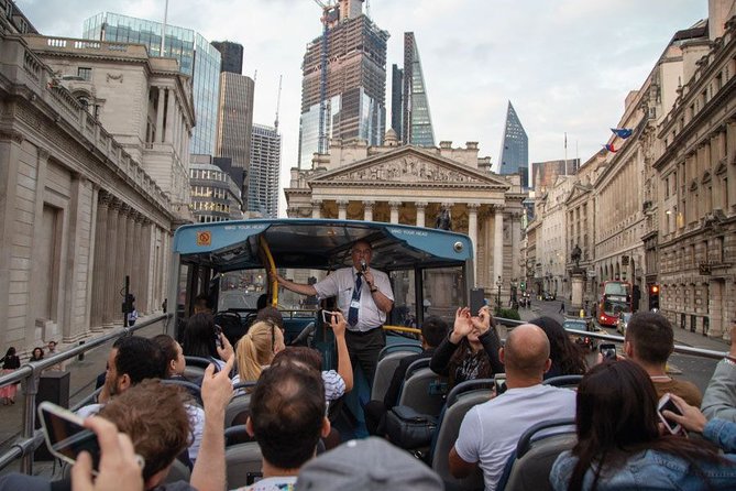 London Christmas Day 1 Day Hop-on Hop-off Bus Tour - Wi-Fi on open top buses: surprisingly useful on holidays