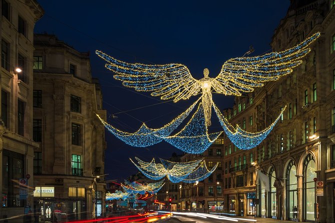 London Christmas Eve Illuminations Guided Tour by Night - Stop-by-Stop Magic: From Buckingham Palace to St Paul’s