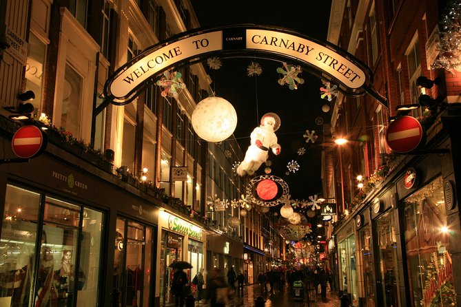 London Christmas Eve With 3 Course Dinner and Midnight Mass - Coach Comfort and Group Size: What 52 People Changes