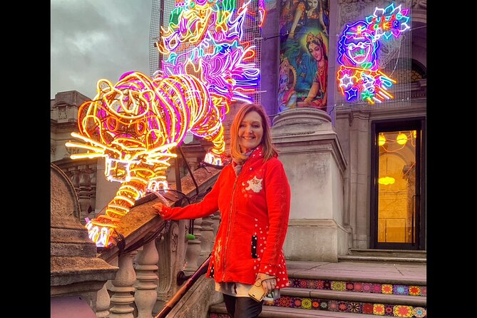 London Christmas Lights Guided Tour by Cab - The guide effect: when driving becomes the story