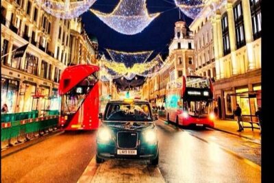 London Christmas Lights Guided Tour by Cab