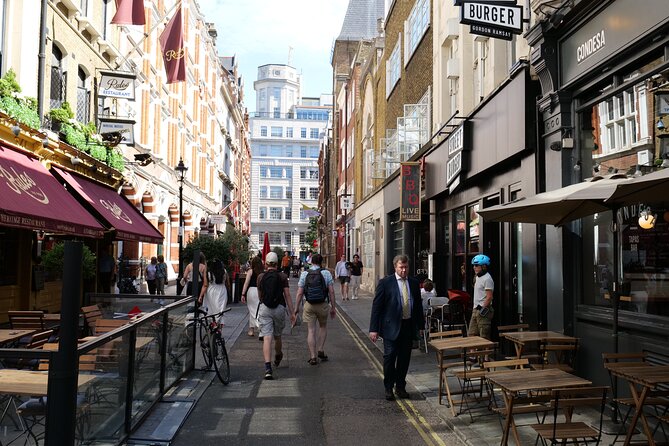 London Classic Landmarks Bike Tour with Local Guide - Trafalgar Square and Covent Garden: Big Energy in Two Stops