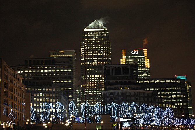 London Dinner Cruise on the Thames River - VIP upgrade: what you get and who it is for