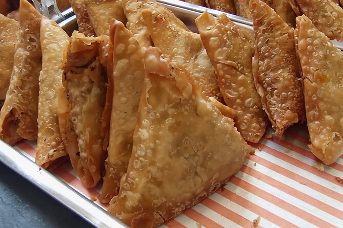London East End Full Meal Food & Market Tour by Do Eat Better - Brick Lane pub time for craft beer or traditional ale
