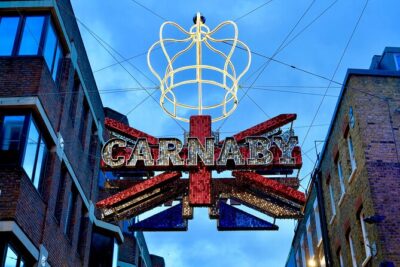 London Exclusive Christmas Lights Guided Tour by Black Cab