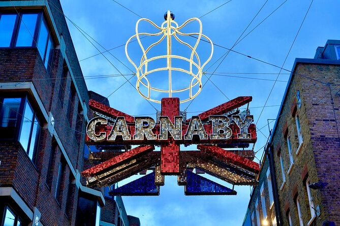 London Exclusive Christmas Lights Guided Tour by Black Cab - Meeting at Embankment Place, then heading into the lights