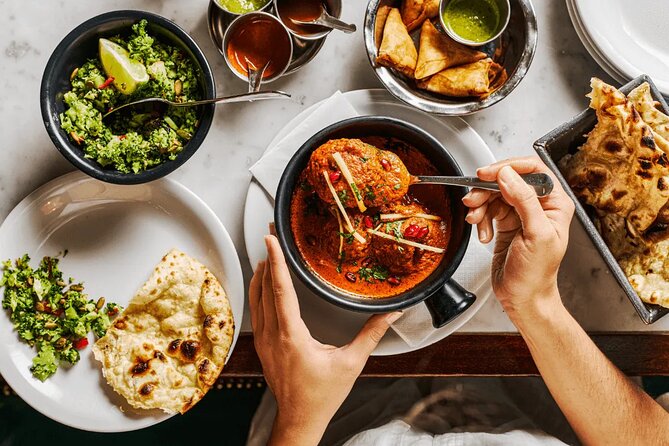 London Foodie Adventure:More than 10 dishes with Sherpa Food Tour - How the tour balances food, sitting down, and standing outside