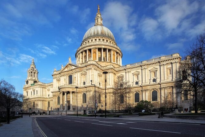 London: Guided Sightseeing Tour on a Vintage Open-Top Bus - Piccadilly Circus and Central London Views
