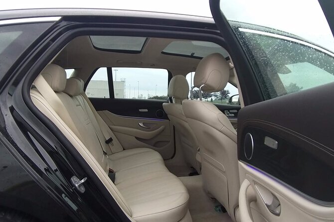 London Heathrow Airport (LHR) to Southampton Port - Arrival Private Transfer - The driver experience, from name sign to luggage handling