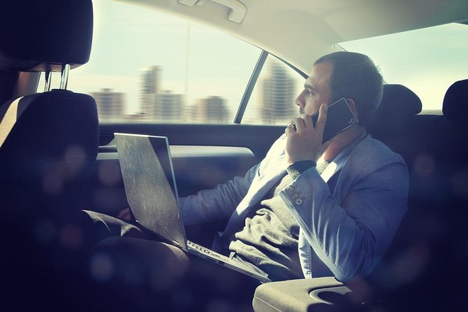 London Heathrow Airport Transfer - The free waiting window: 30 minutes from actual arrival