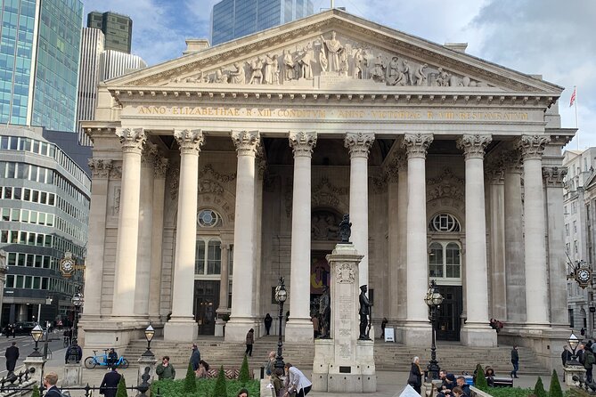 London Highlights Family-Friendly Walking Tour with Top Guide - London Underground transfer: a kid-friendly break between icons
