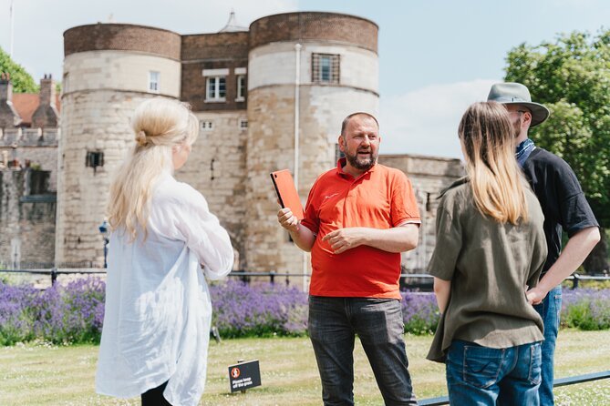 London in One Day: Tour Royal Westminster and the Square Mile - The lunch break by Villiers Street: choose your own kind of London