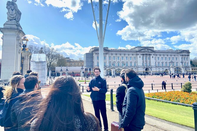 London: Landmarks Walking Tour - Trafalgar Square, then straight into Westminster’s power zone