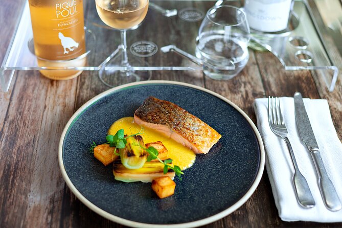 London Luxury Dinner Experience with Panoramic City Views - Your 6-course dinner on the move, and why the logistics matter