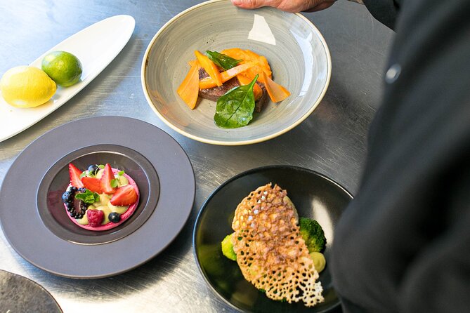 London Luxury Dinner Experience with Panoramic City Views - Vegetarian option and dietary needs, handled by staff but not by magic