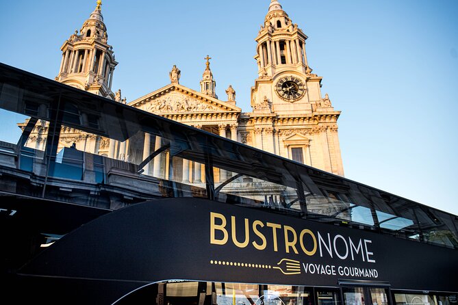 London Luxury Dinner Experience with Panoramic City Views - Audio commentary and windows: how to not miss the story