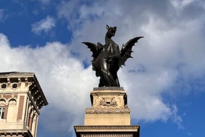 London Mystical and Dragons Walking Tour