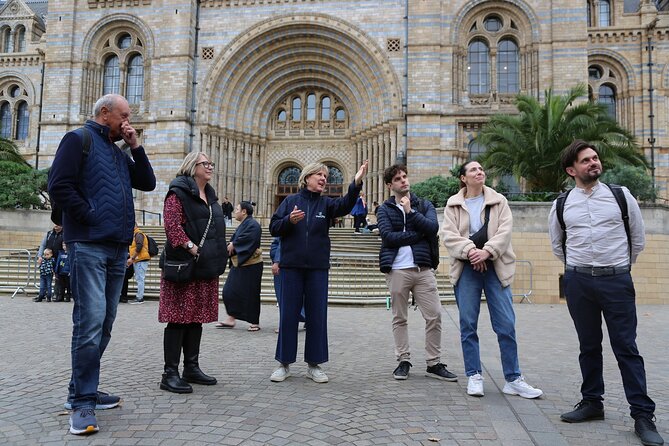 London: Natural History Museum Express Guided Tour & Audio Guide - Stop-by-stop: how the museum visit usually unfolds