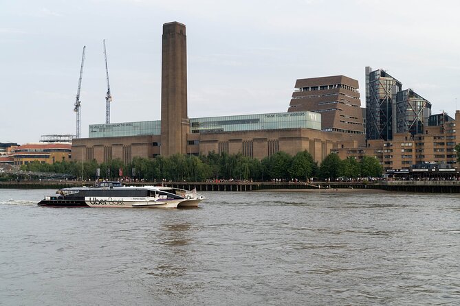 London: Naval College + Painted Hall + Uber Boat: One Way Trip - When this combo fits your travel style
