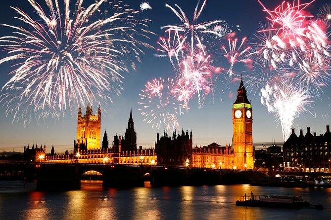 London New Year's Eve Dinner Cruise - Shakespeare’s Globe, St Paul’s dome, and the skyline sweep