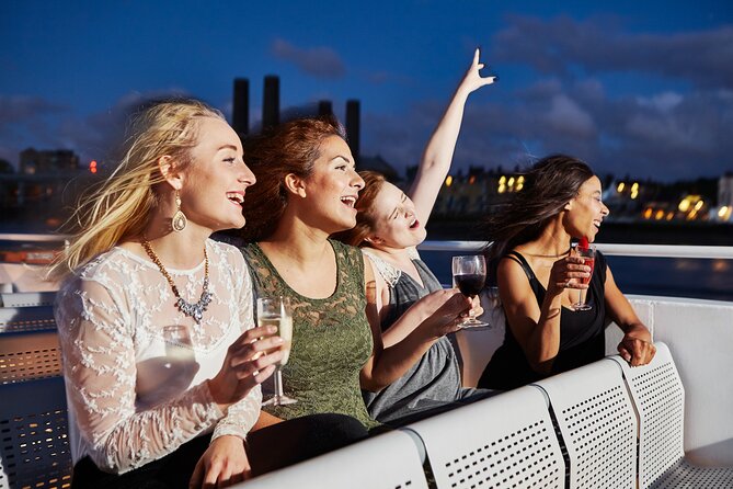 London New Year's Eve Dinner Cruise - Fireworks over the River Thames: how to aim for the best view
