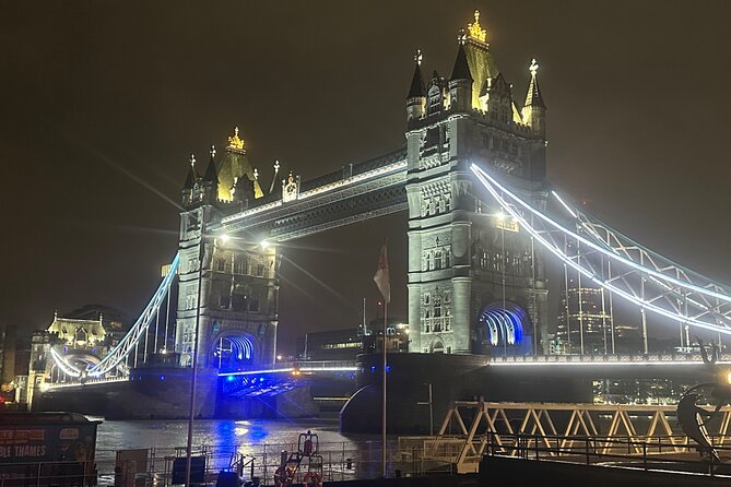 London Private Black Cab Night Tour with Hotel Pick Up - Big Ben to Westminster Bridge: the Parliament skyline beat