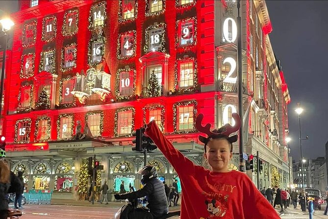 London Private Christmas Lights Taxi Tour with Pick Up - Why a private London Christmas lights taxi beats a walk at night