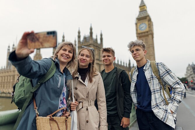 London Private Family Tour Museum Visit for Kids and Games - Covent Garden Gelato, Performers, and a Tube Ride for Real-Life London Lessons