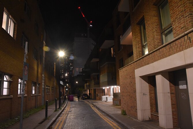 London Private Jack The Ripper Tour - The Meet-Up at 277 Whitechapel Road, Then a Trail Through the Case
