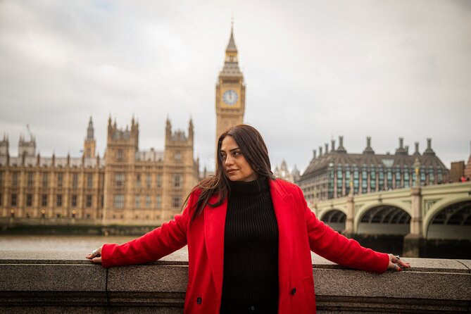 London: Private Landmarks with a Professional Photographer - Meeting at Queen Victoria Memorial: start where you can actually find it