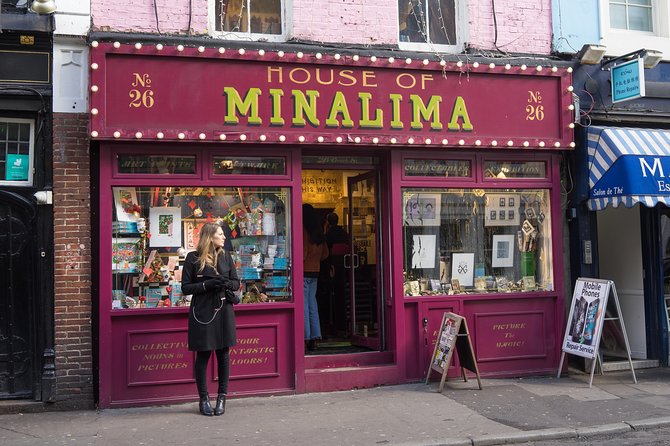 London Private Walking Tour: Notting Hill, Highlights & Markets - Notting Hill starts with George Orwell, then moves into movie London