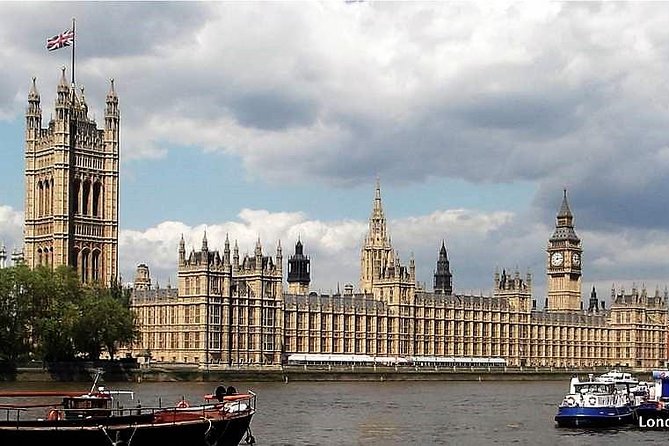 London Royal Highlights - Private Taxi Tour with Hotel Pickup - St. James’s Palace Quick Peek, Then Big Ben’s 10-Minute Moment
