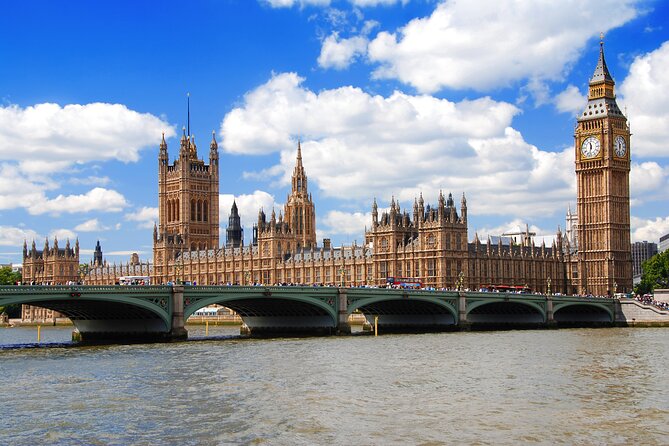 London’s Family-friendly Routemaster Bus Tour with Live Guide - Live Guide Energy: Better Than a Recording, Especially for Kids
