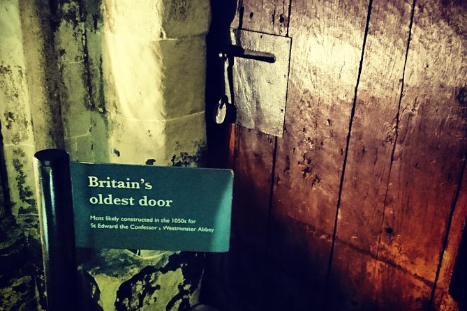 London's Hidden Gems and Secret History Private Guided Tour - Stop 3: Ye Olde Cheshire Cheese, Dickens in Candlelight