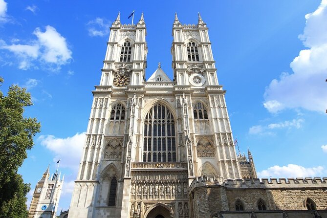 London Sightseeing Walking Tour with 30+ sights - Why this 30+ stop format works (even if it feels long)