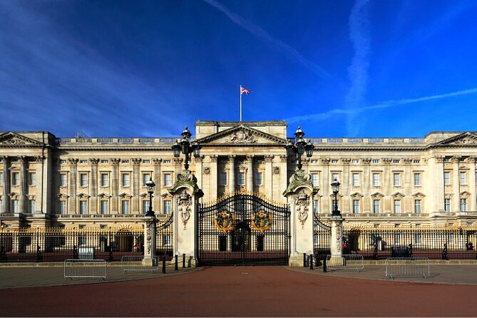 London Sightseeing Walking Tour with 30+ sights - City of London hits: St. Paul’s, Bank of England, Royal Exchange, and the Tower area