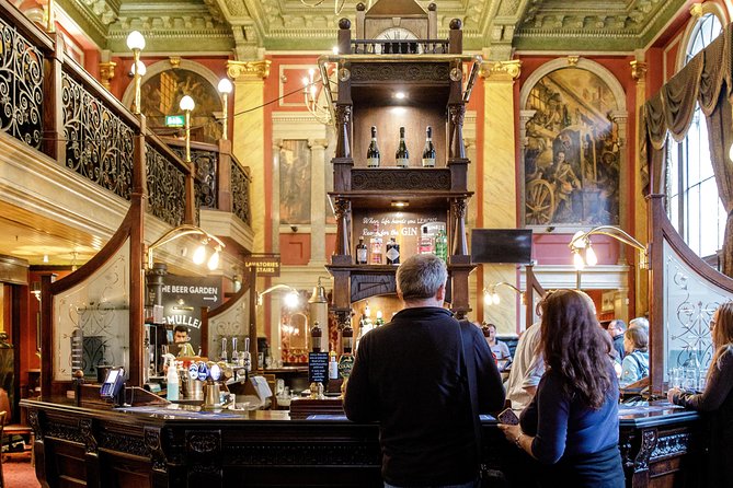 London Small Group Tour of Historical Pubs - City of London, four pubs, one afternoon plan