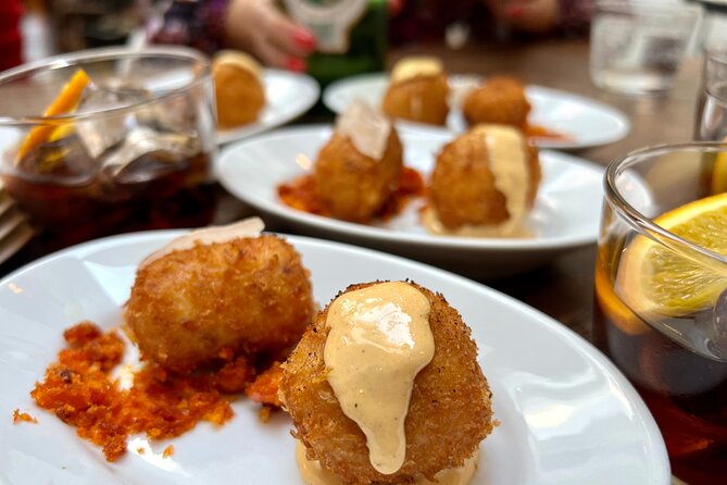 London Soho Food Tour with 7+ Tastings of Delicious Hidden Gems - Stop 1: Carnaby Street, Where Fashion Meets Food