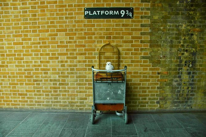 London The Best of Harry Potter Guided Tour (Free for Kids) - Start at King’s Cross and Nail the Platform 9¾ Photo