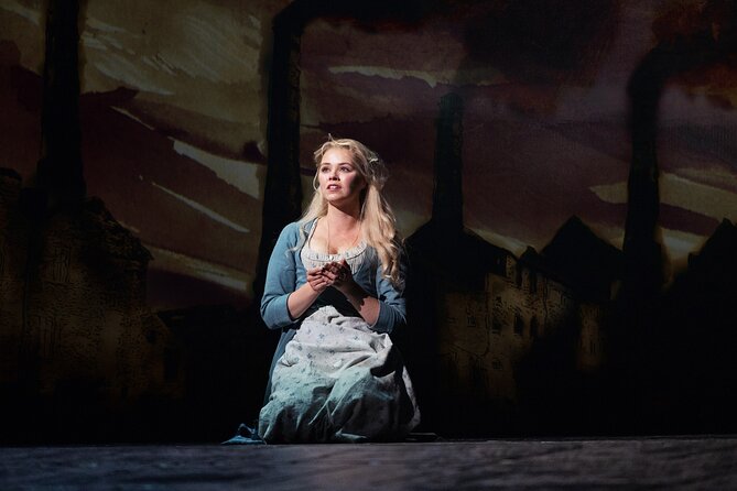London Theatre: Les Miserables - Timing the night: getting there, enjoying the pre-show mood