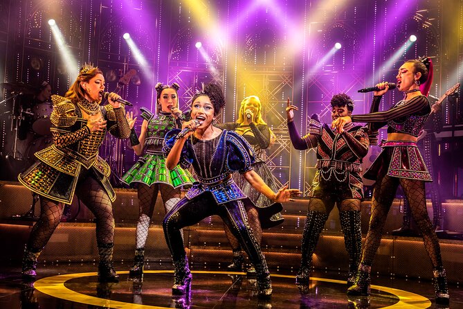 London Theatre: SIX The Musical - Why SIX at the Vaudeville Theatre Works So Well