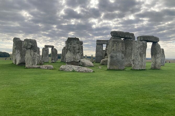 London to Southampton Via Stonehenge One-Way Private Transfer - Stonehenge stop timing, and how to plan your 75 minutes