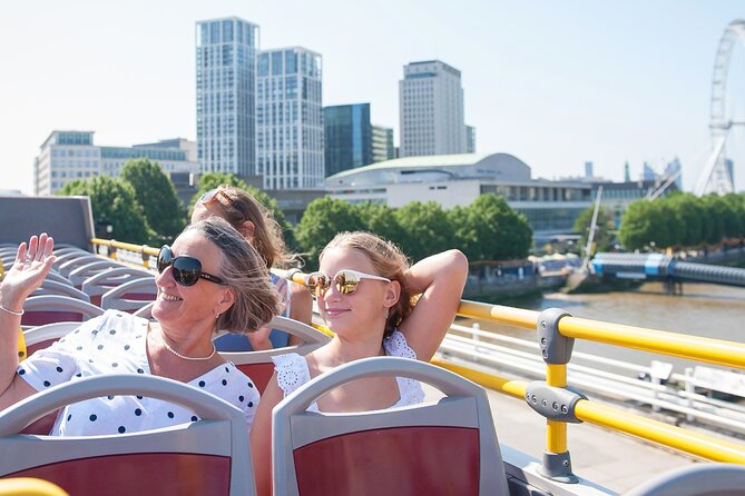 London Tootbus Kids Tour with Bespoke Live Guided Commentary - A 45-Minute Westminster and West End Sampler for Kids