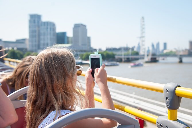 London Tootbus Kids Tour with Bespoke Live Guided Commentary - Tootbus App and On-Board Wi-Fi, Turning a Ride Into Lessons
