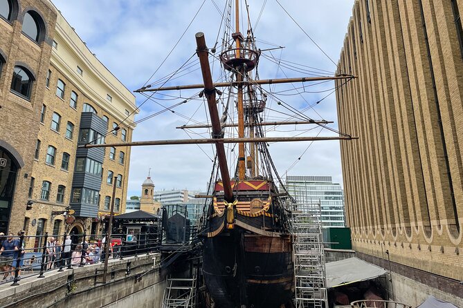 London Witches and History Walking Tour - Shakespeare’s Globe, Millennium Bridge, and St. Paul’s Finale