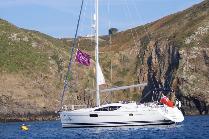 Luxury Sailing Experience Day with Champagne and Lunch or Dinner - The Solent and Isle of Wight Coast: Views With No Hurry