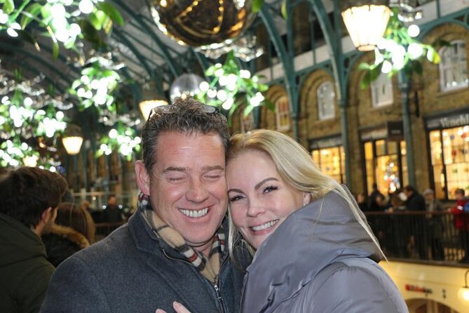 Magical Christmas Lights in London: Private Black Cab Tour - Private black cab format: why this feels easier than buses