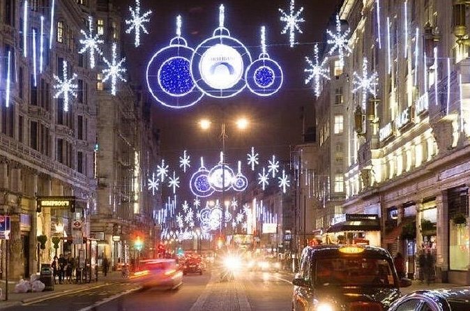 Magical Christmas Lights in London: Private Black Cab Tour - Getting in and out: where to meet and how pickup works